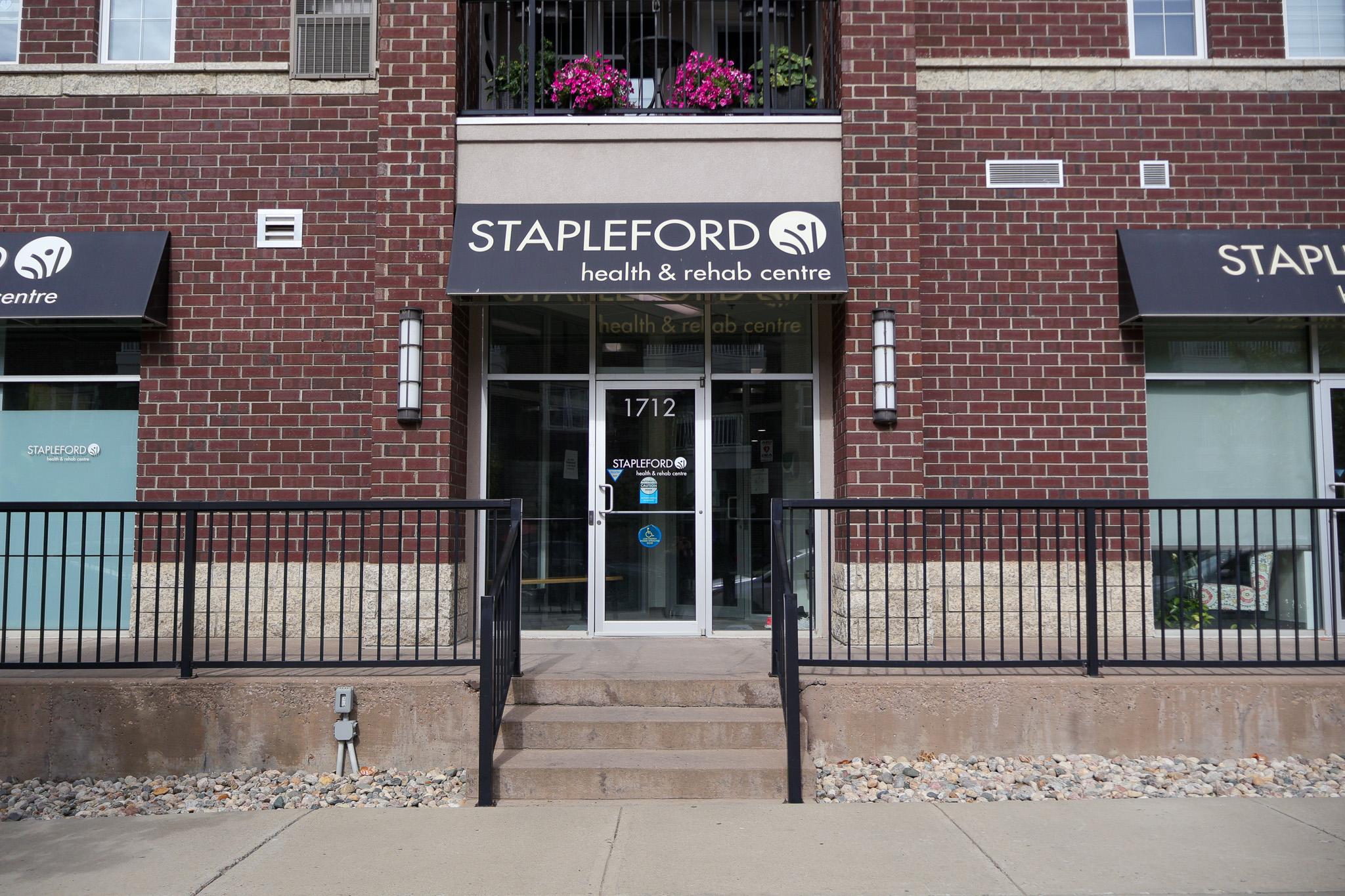 Entrance to Stapleford Health and Rehab Centre, where SD Medical offers clinic appointments