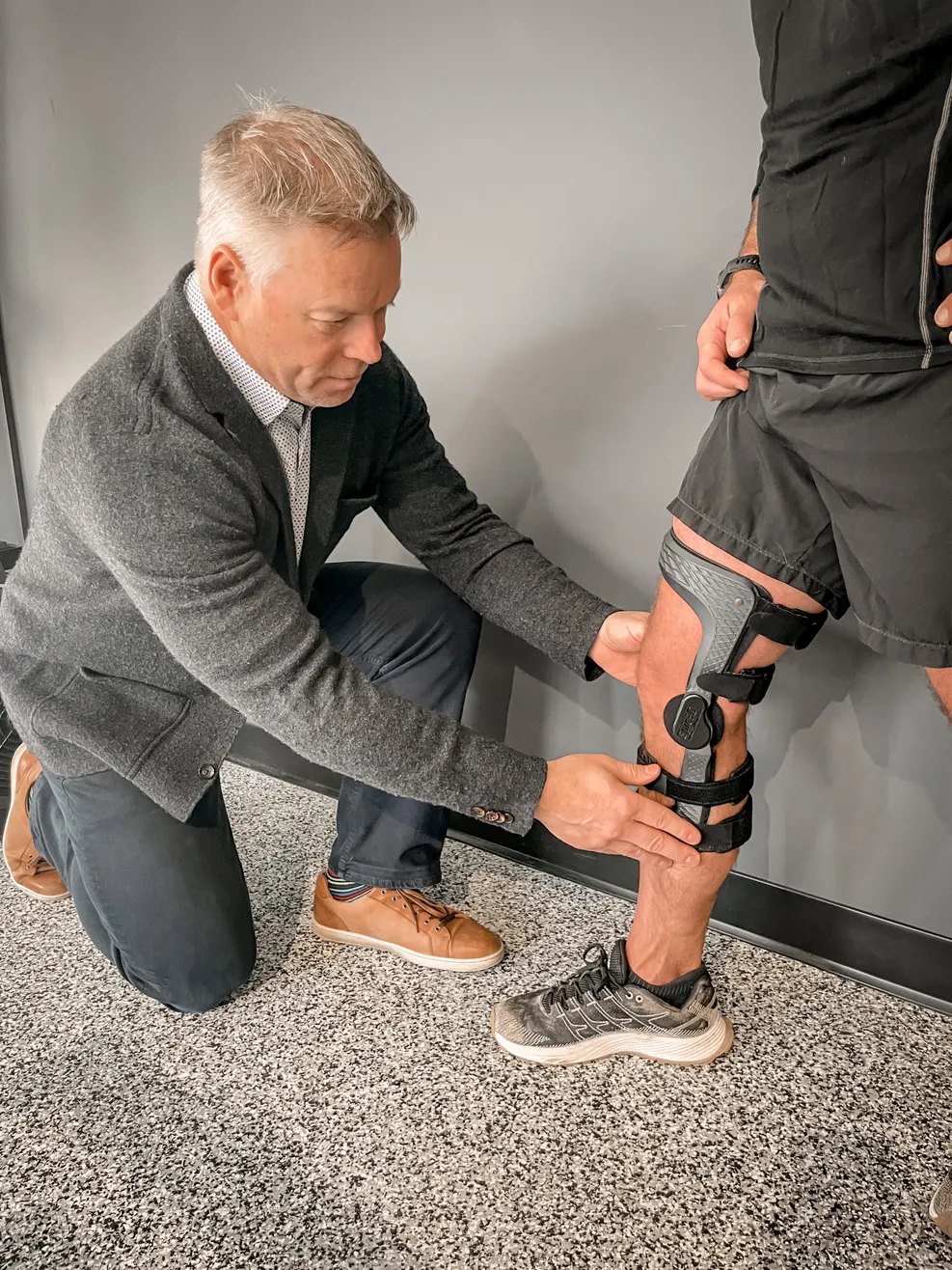 Fitting a custom brace on a patient
